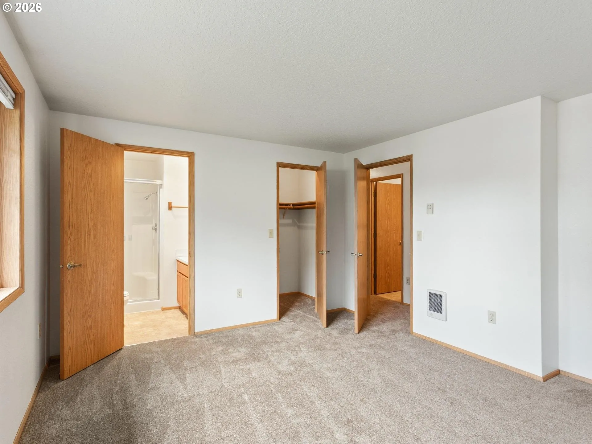 Bedroom, Primary-Upper