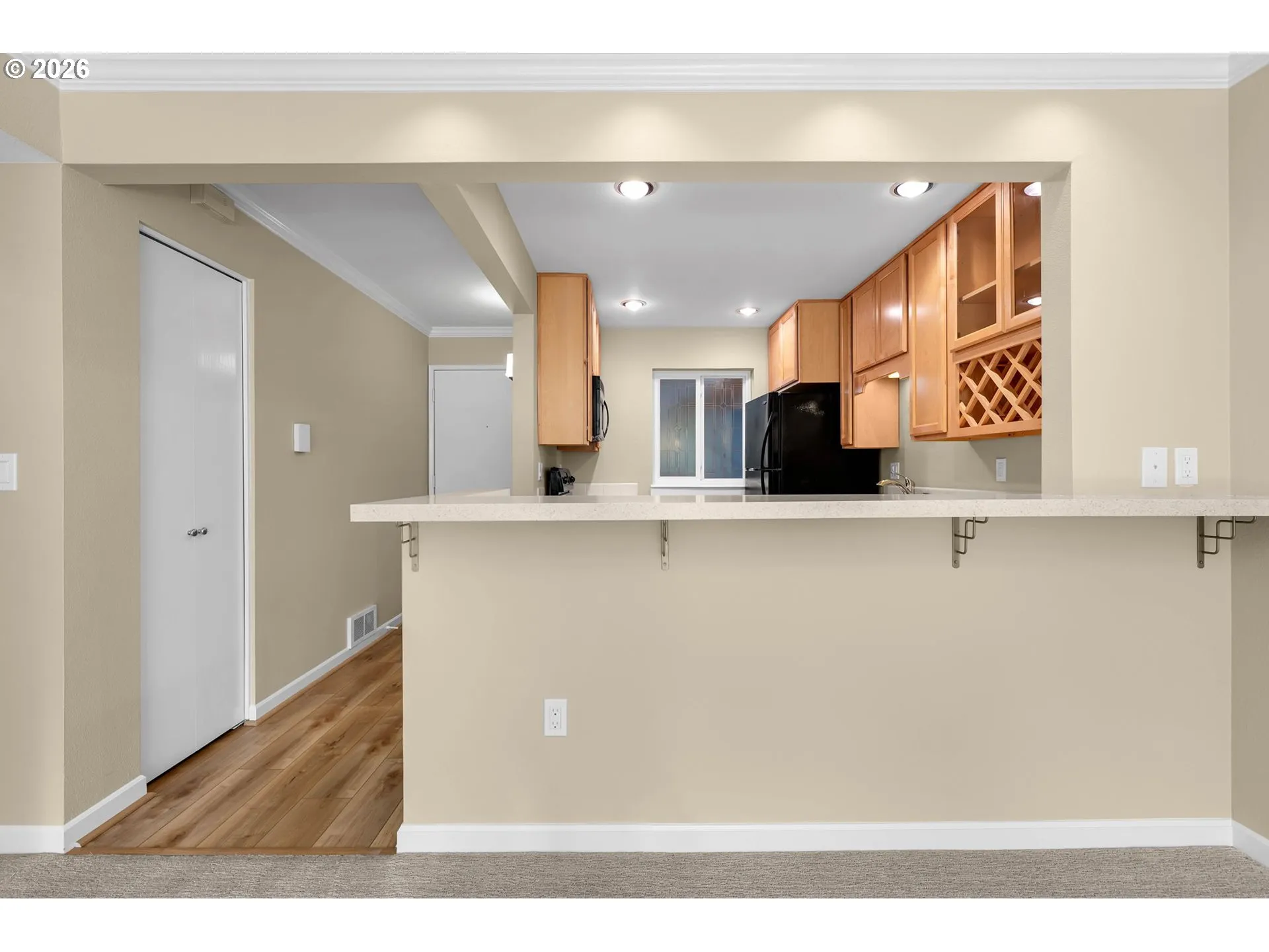 Kitchen-Breakfast Bar