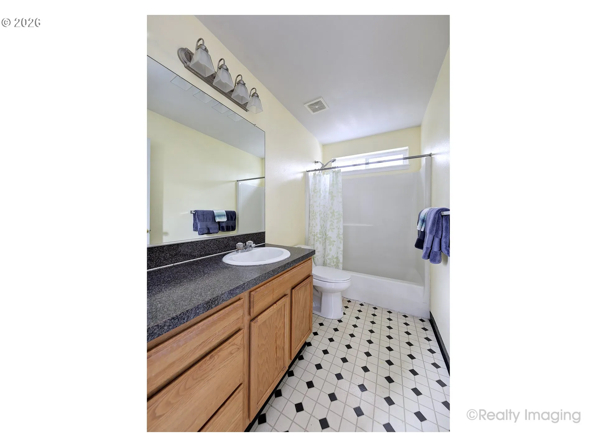 Bathroom-Upper