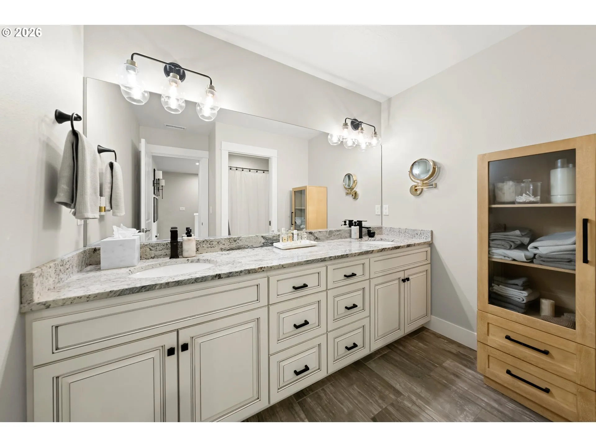 Bathroom-Upper