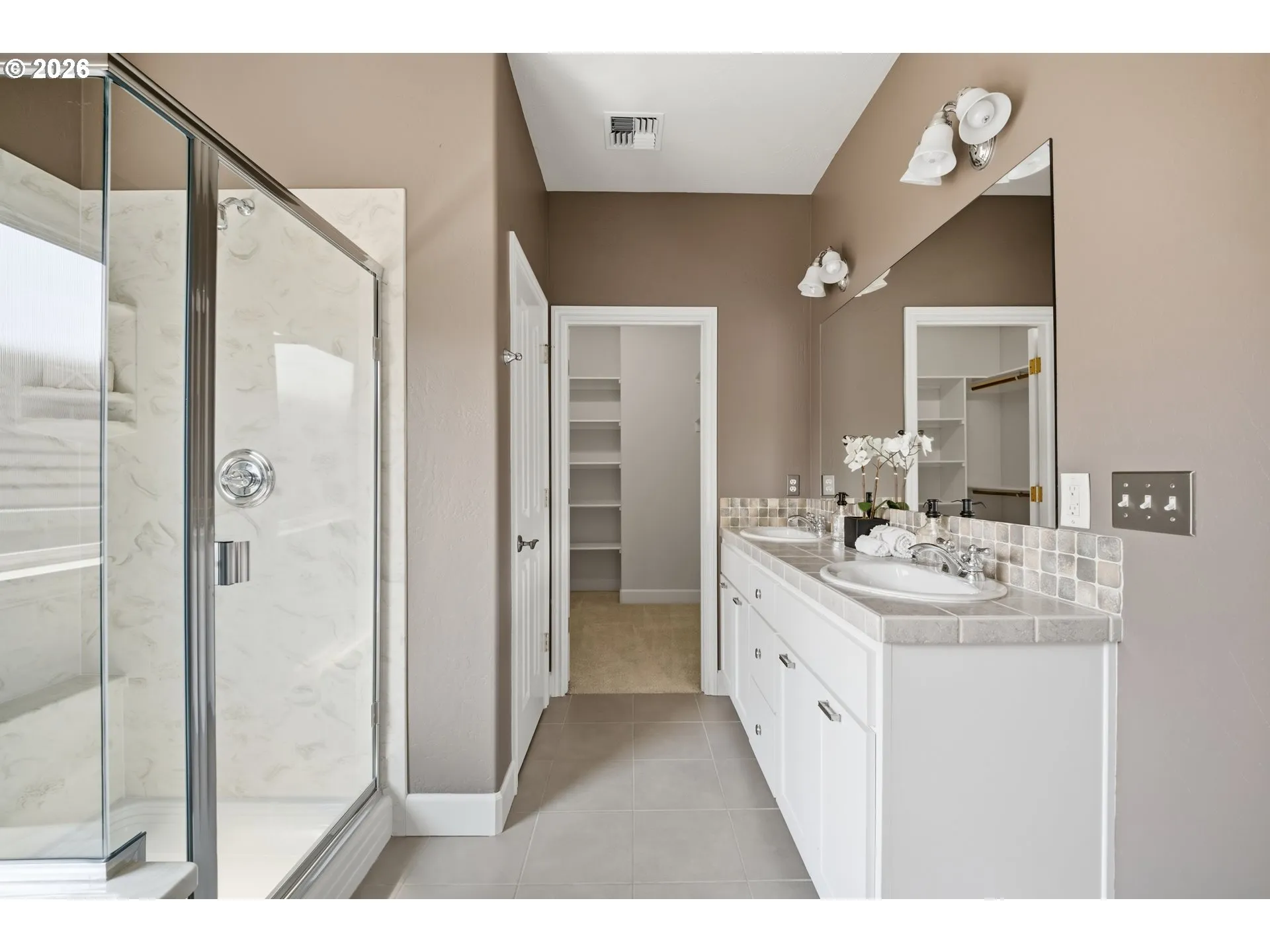 Bathroom-Walk in Shower