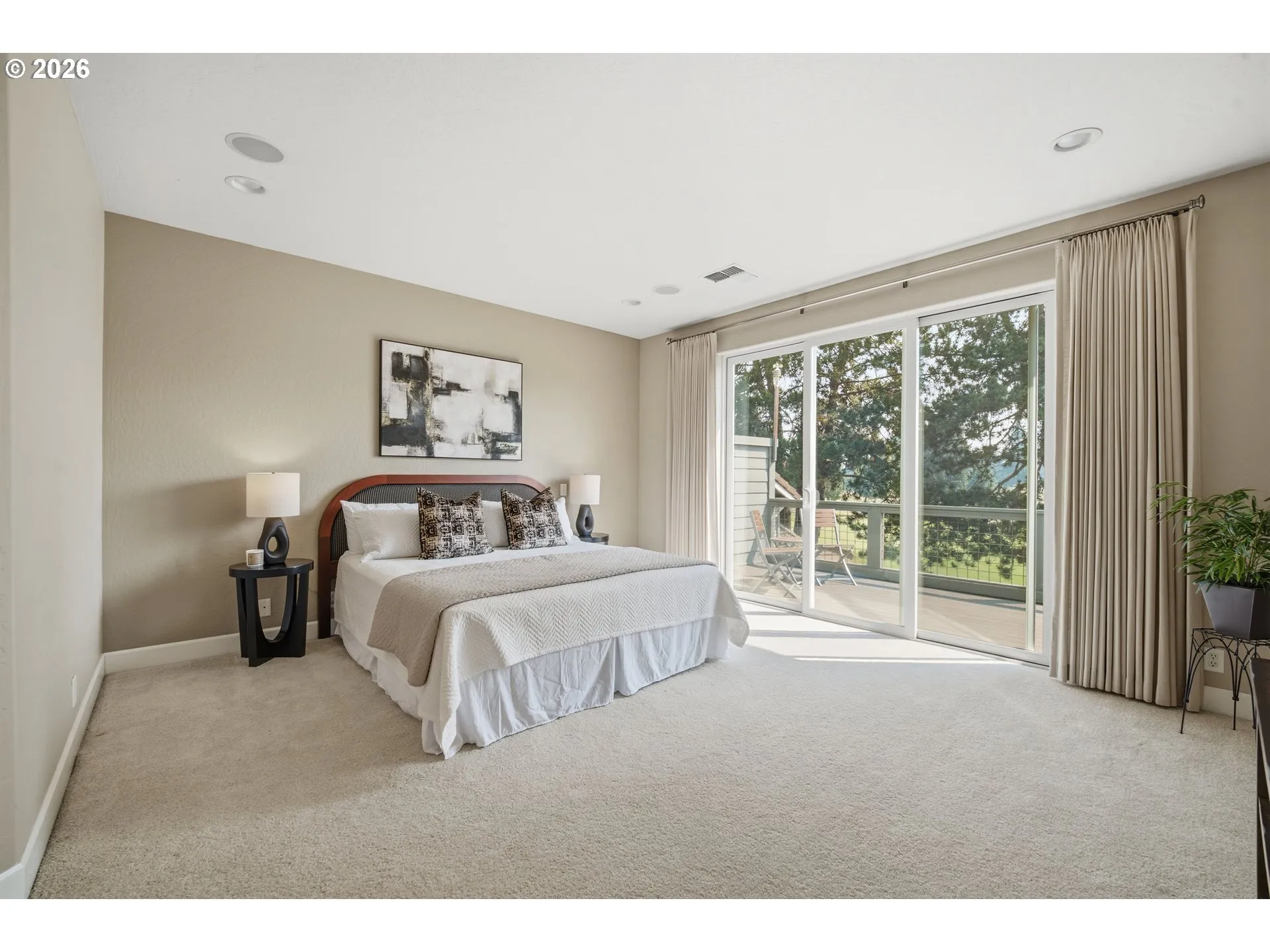 Bedroom, Primary