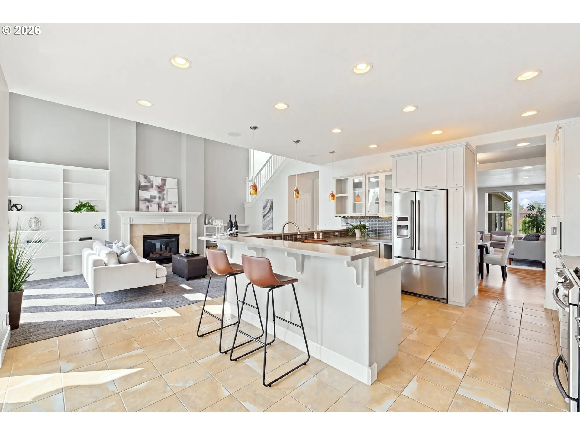 Kitchen-Breakfast Bar