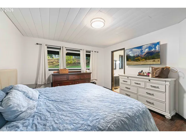 Bedroom, Primary