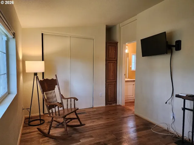 Bedroom, Primary