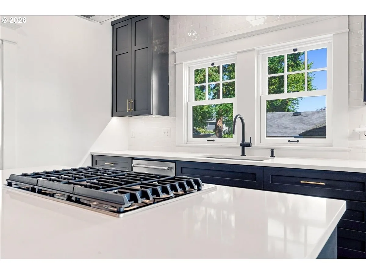 Kitchen-Cooking Island