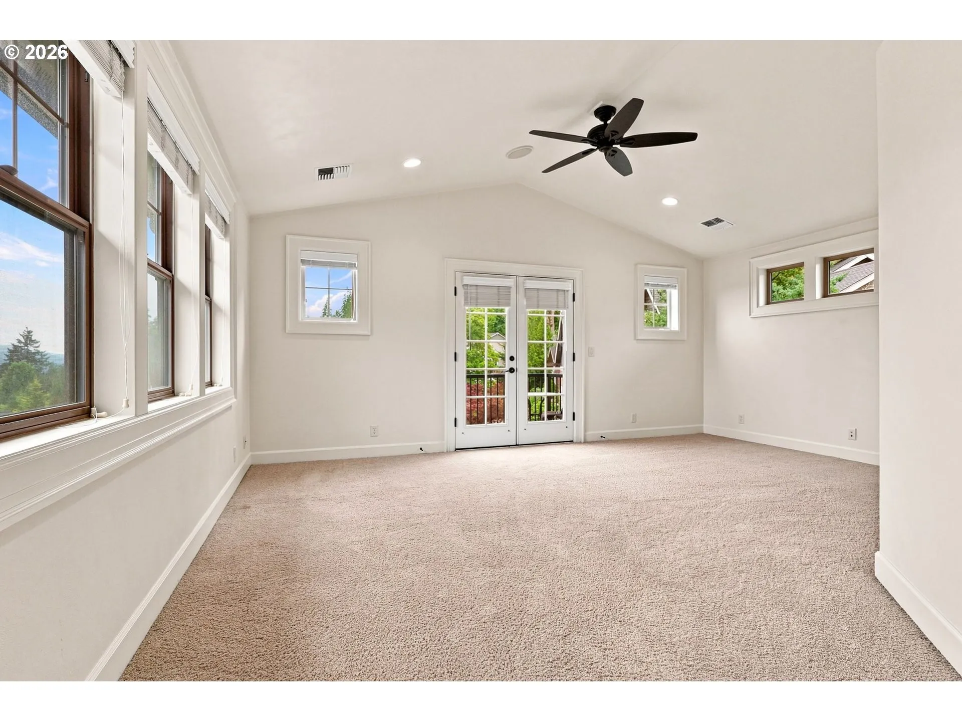 Primary Bedroom-Upper