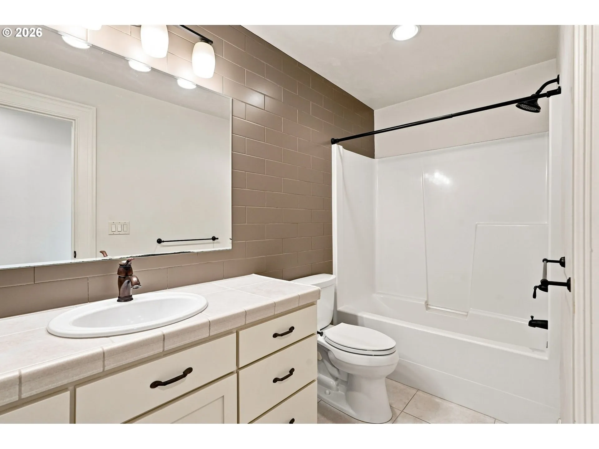 Bathroom-Upper