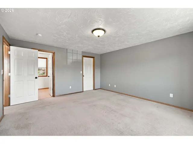 Bedroom, Primary-Upper