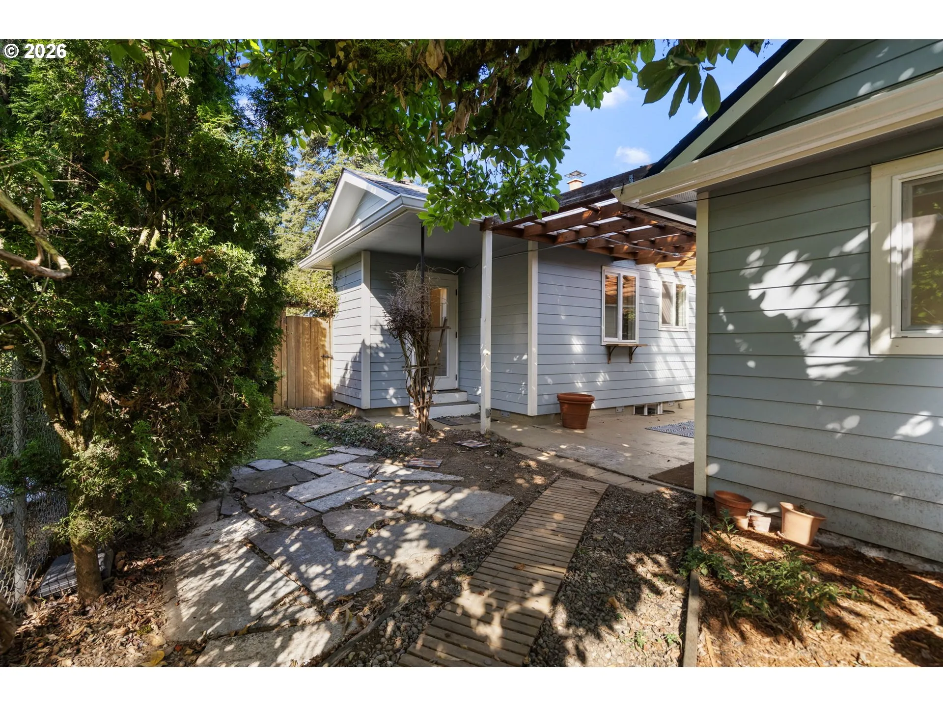 Yard-Back