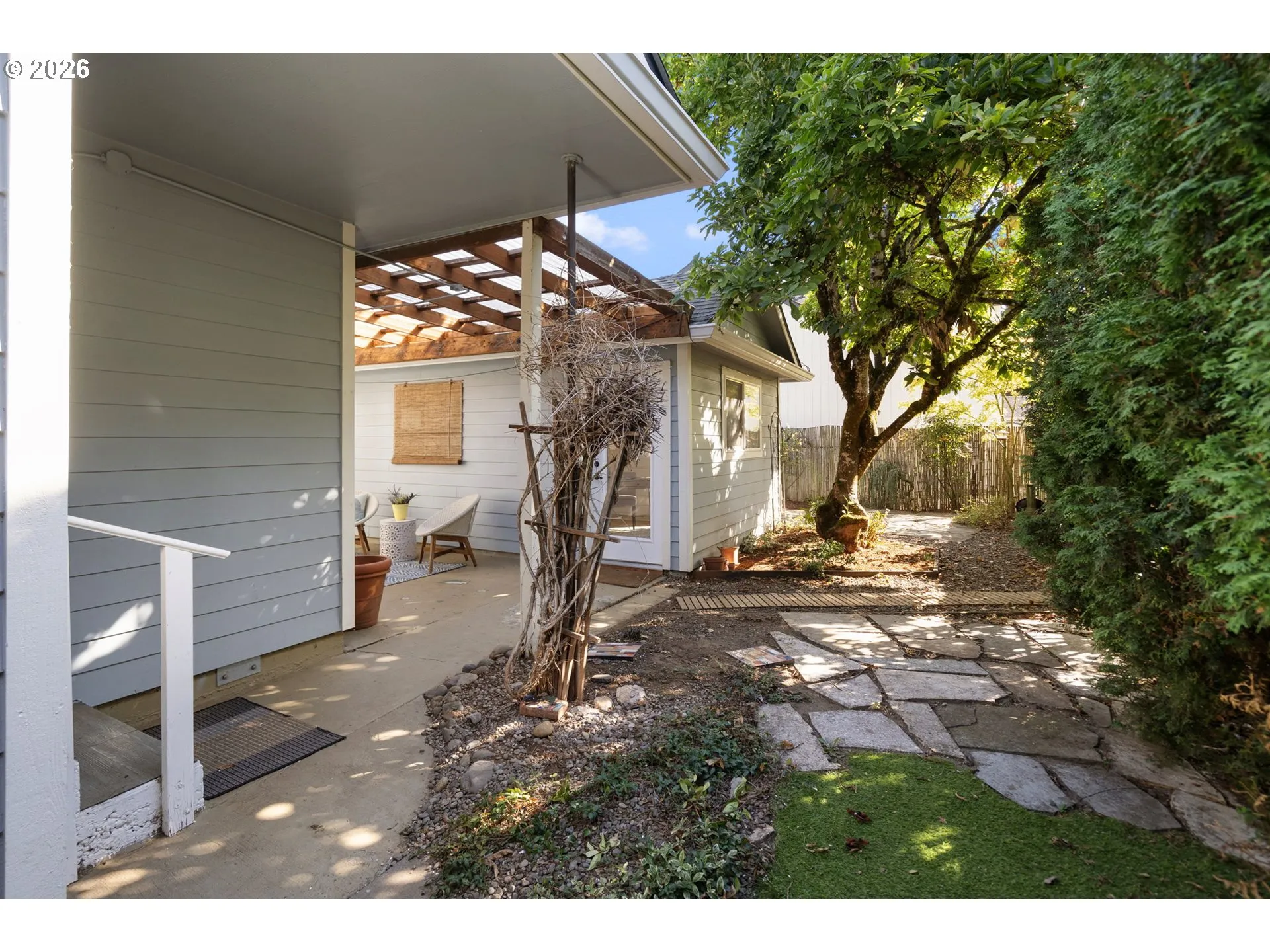Yard-Back