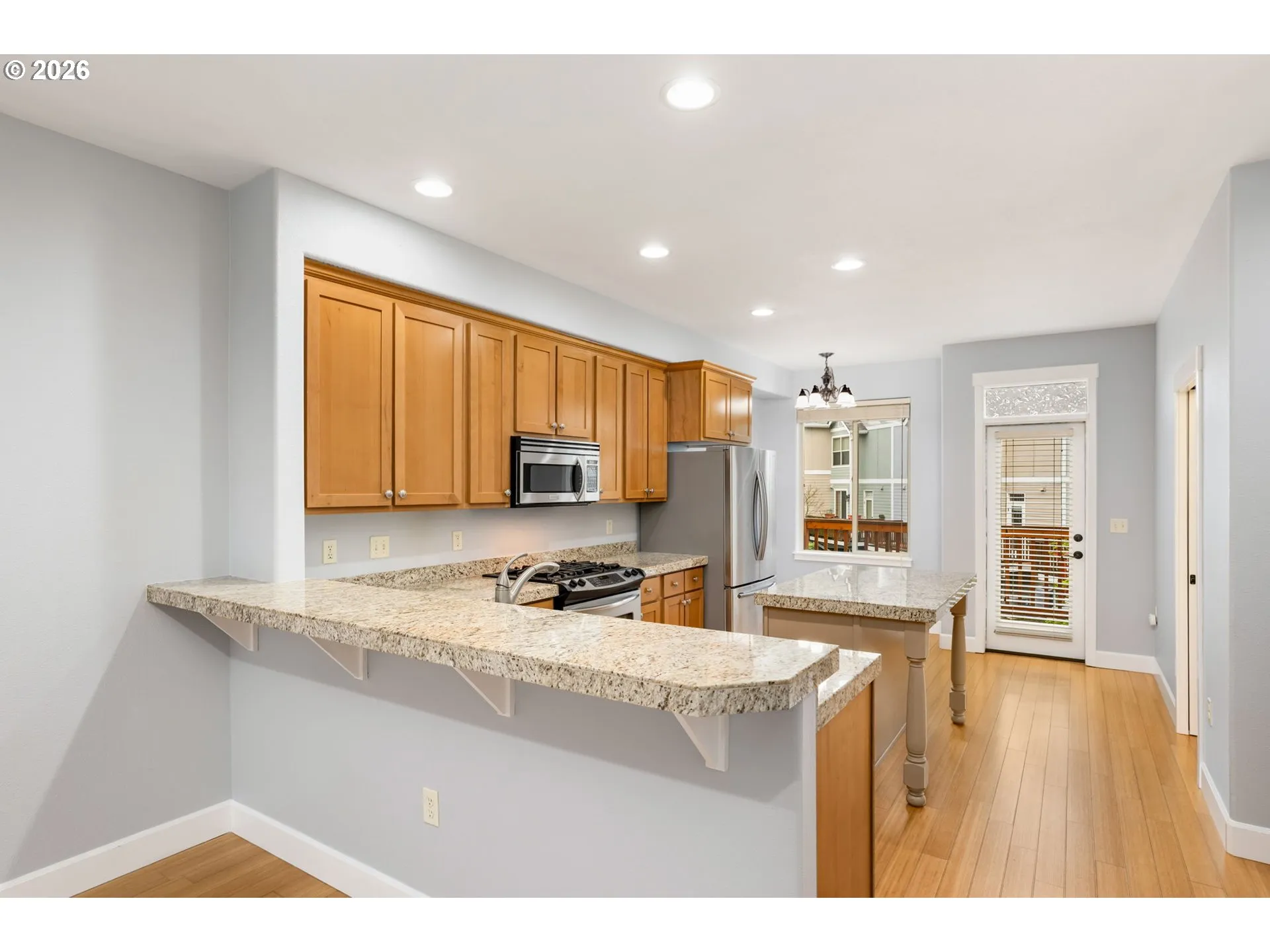 Kitchen-Breakfast Bar