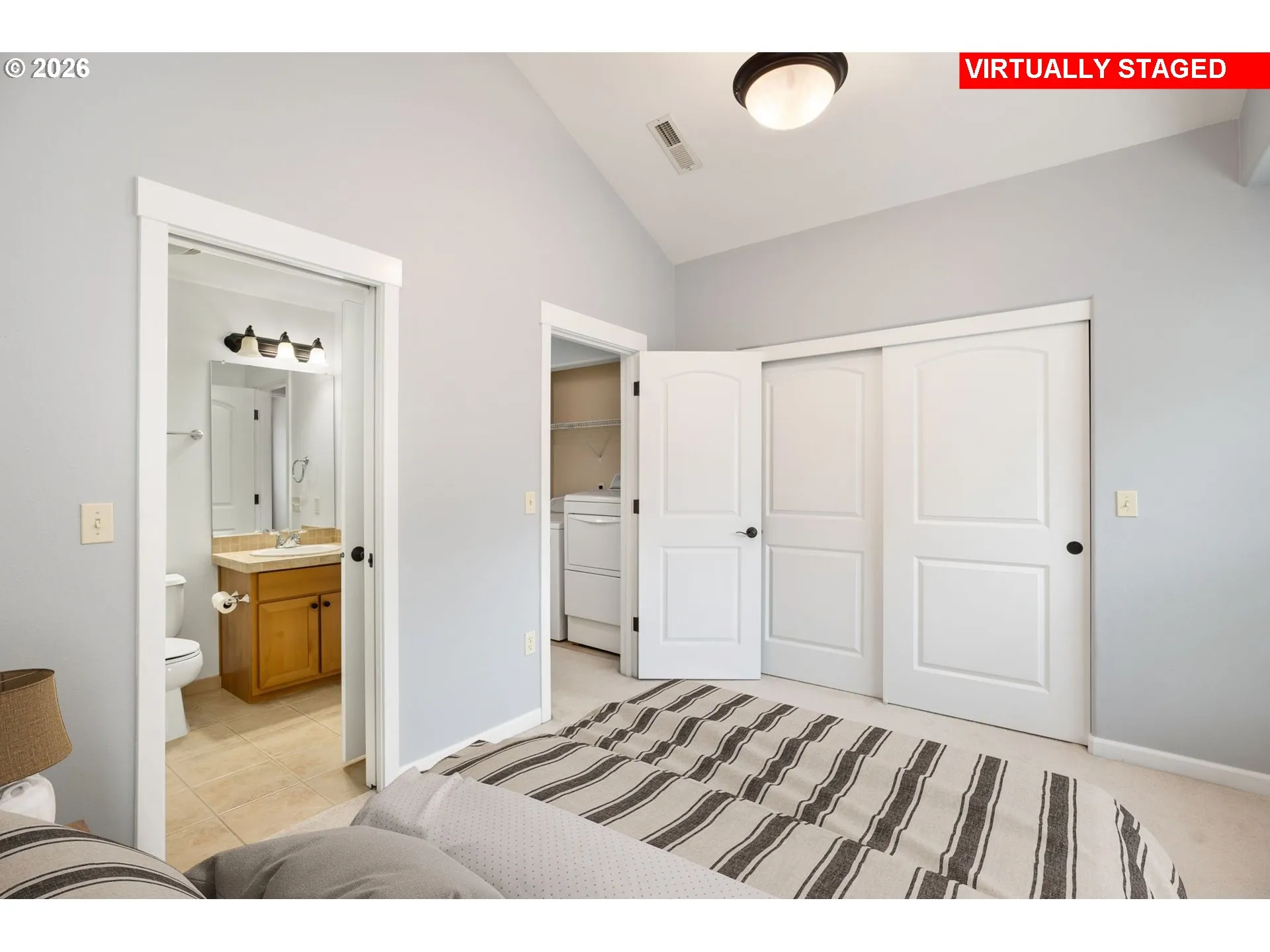 Bedroom-Full Bathroom