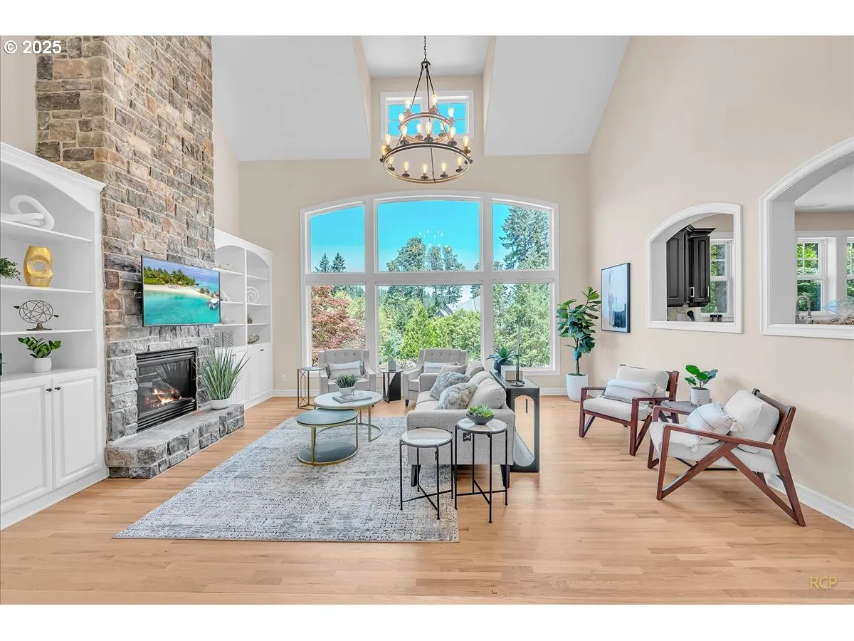 Living Room-Fireplace