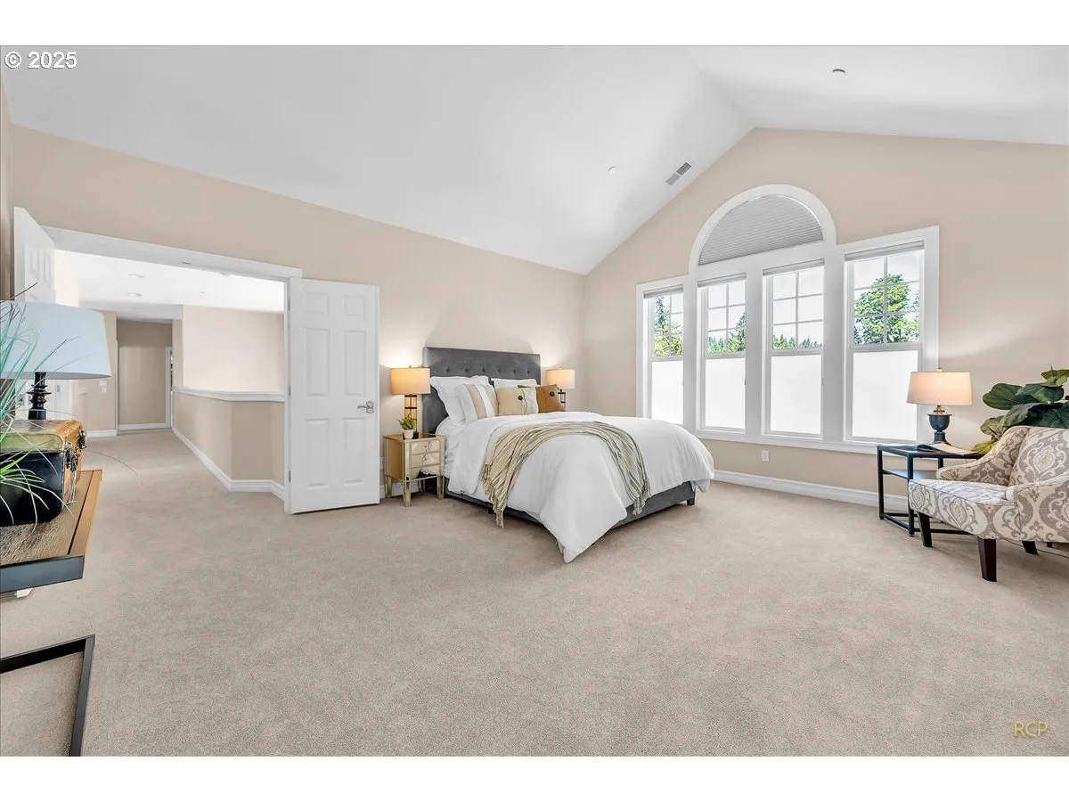 Primary Bedroom-Upper