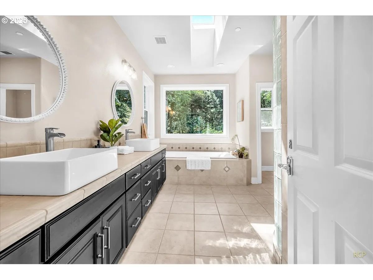 Primary Bedroom-Attached Bathroom