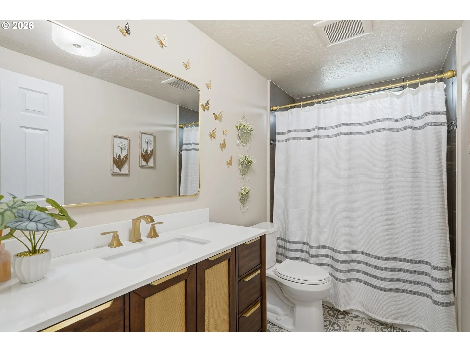 Bathroom-Hall