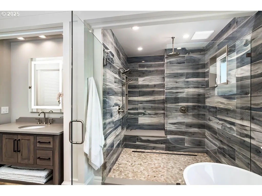 Owner's Suite Bathroom-Full Bathroom