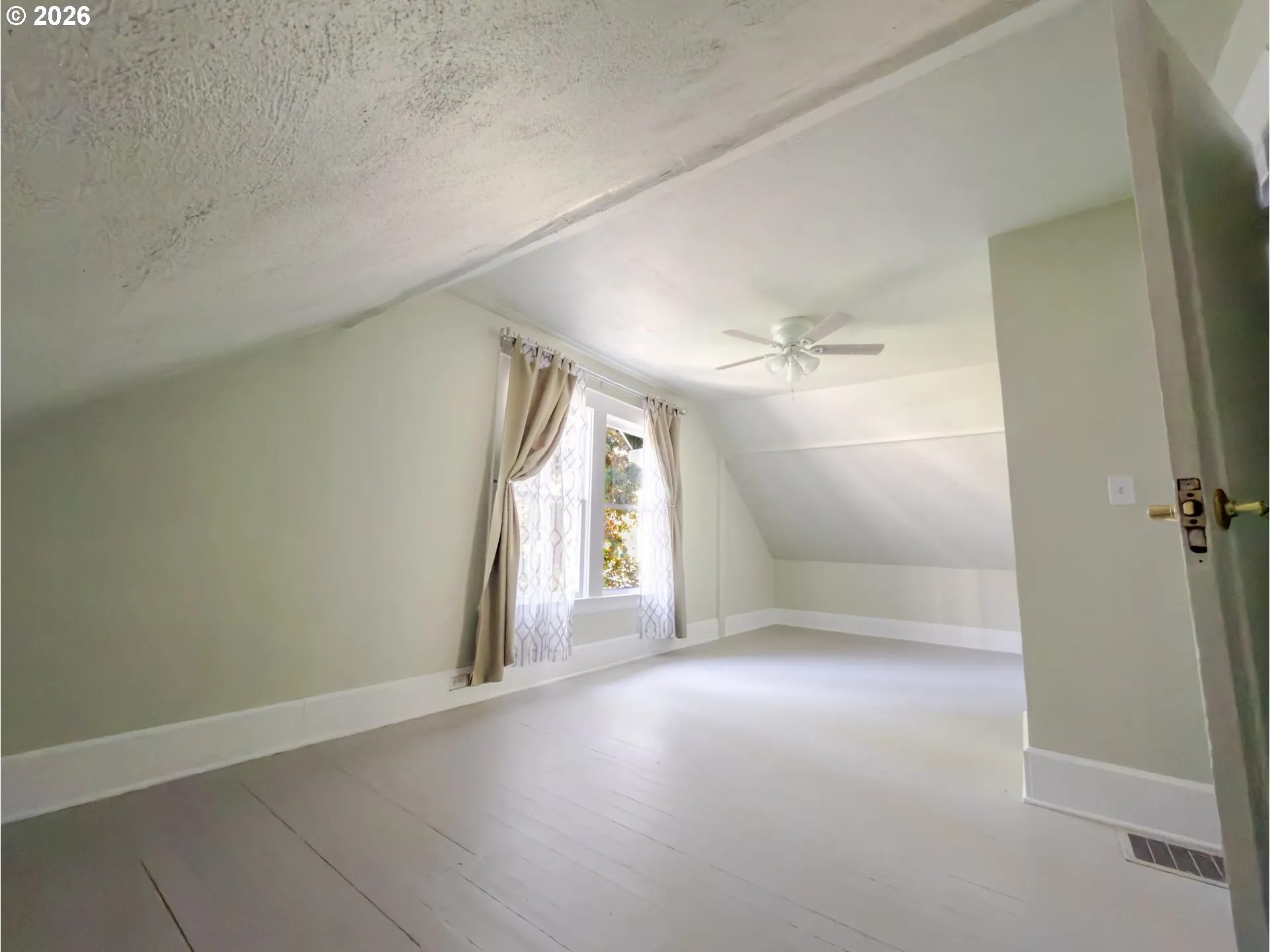 Bedroom, Primary-Upper