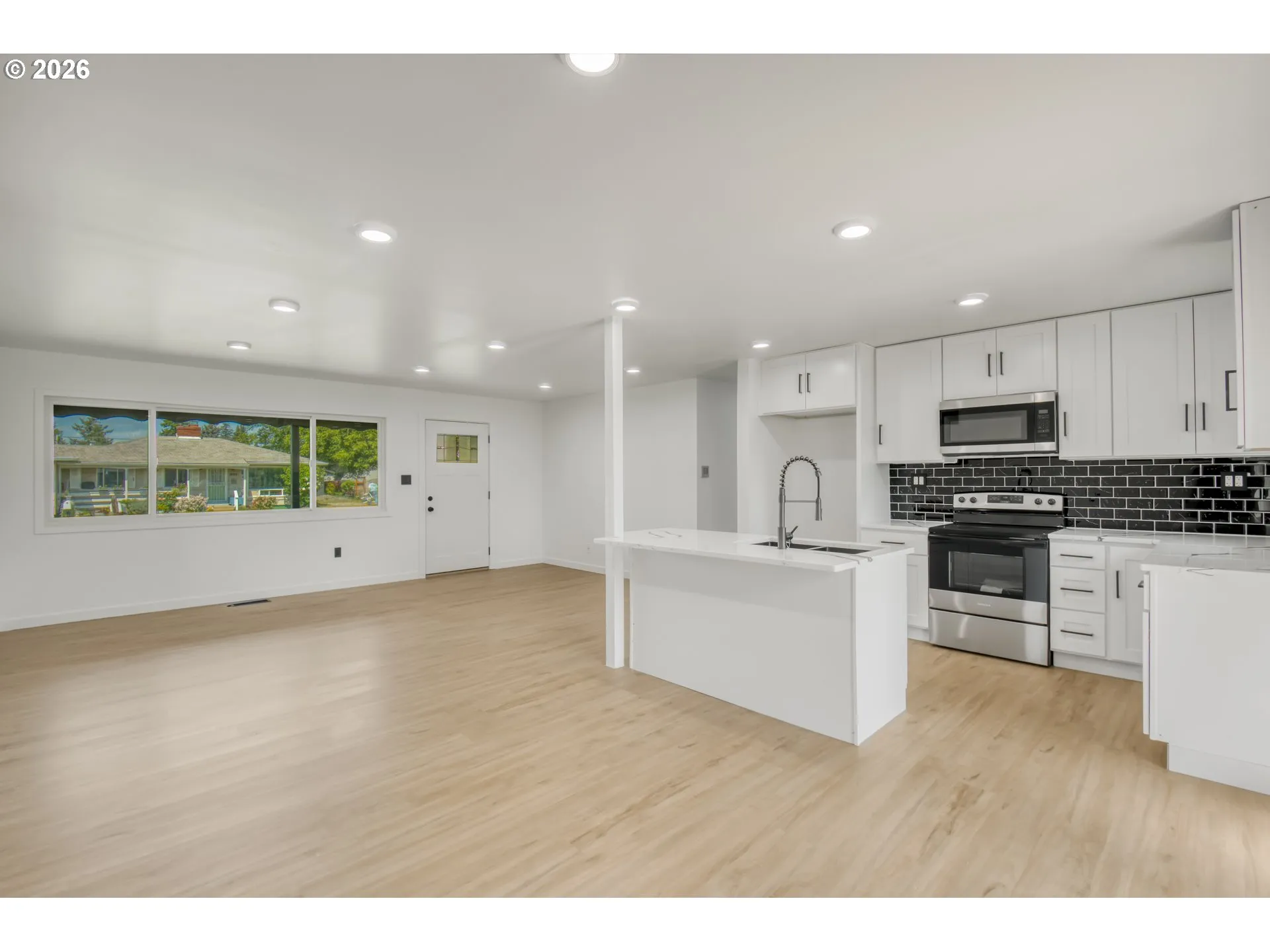 Kitchen/Living Room