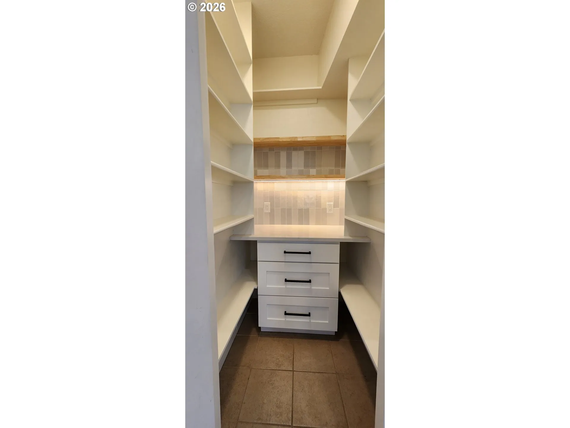 Pantry-Main