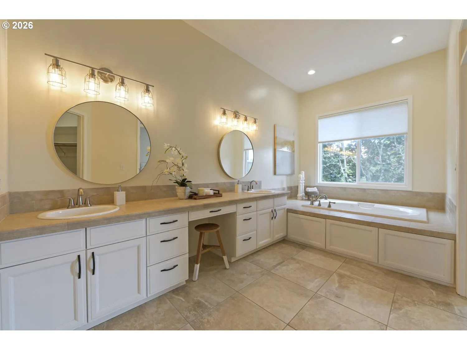 Owner's Suite Bathroom-Full Bathroom