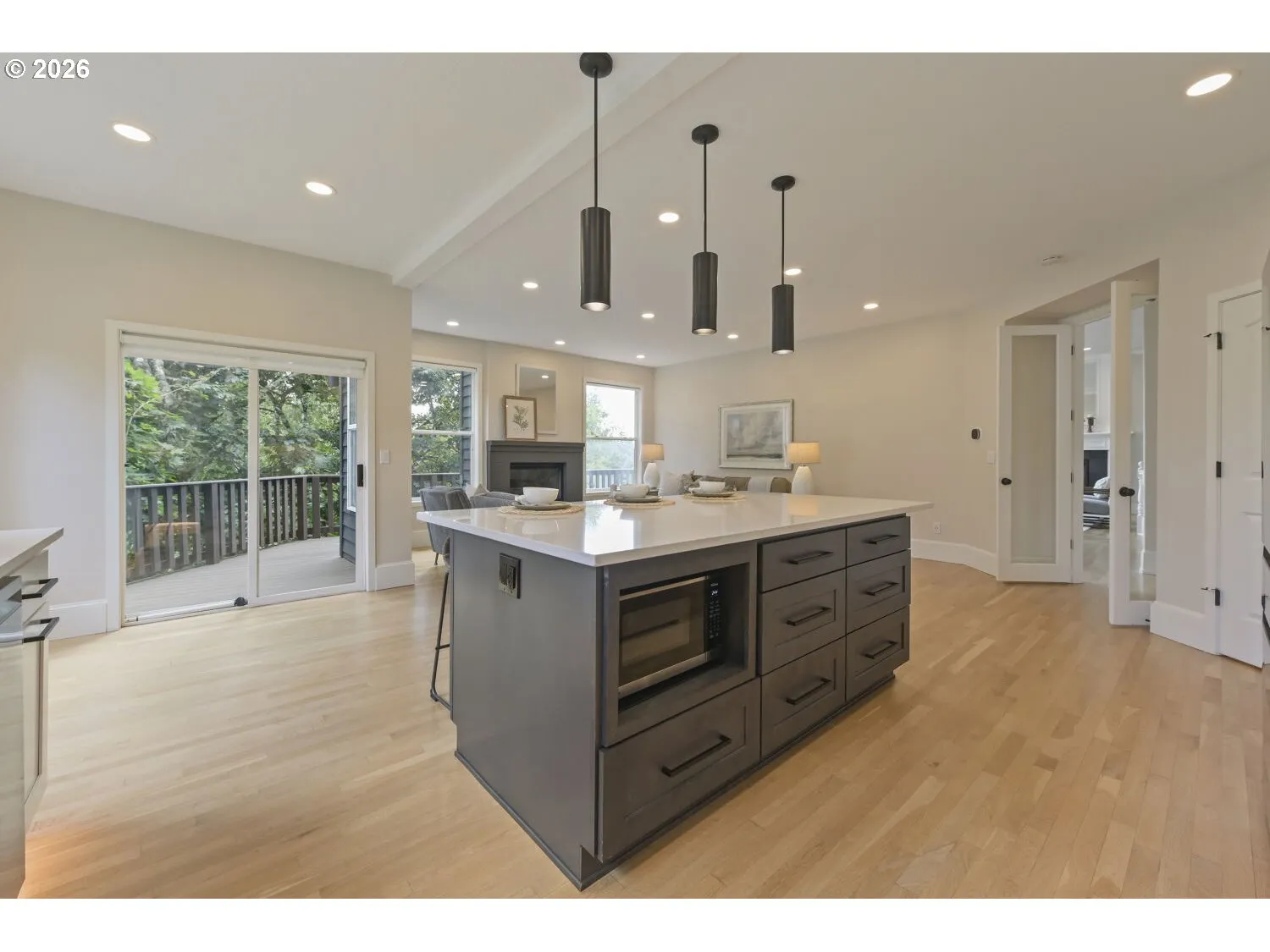 Kitchen/Nook-Island