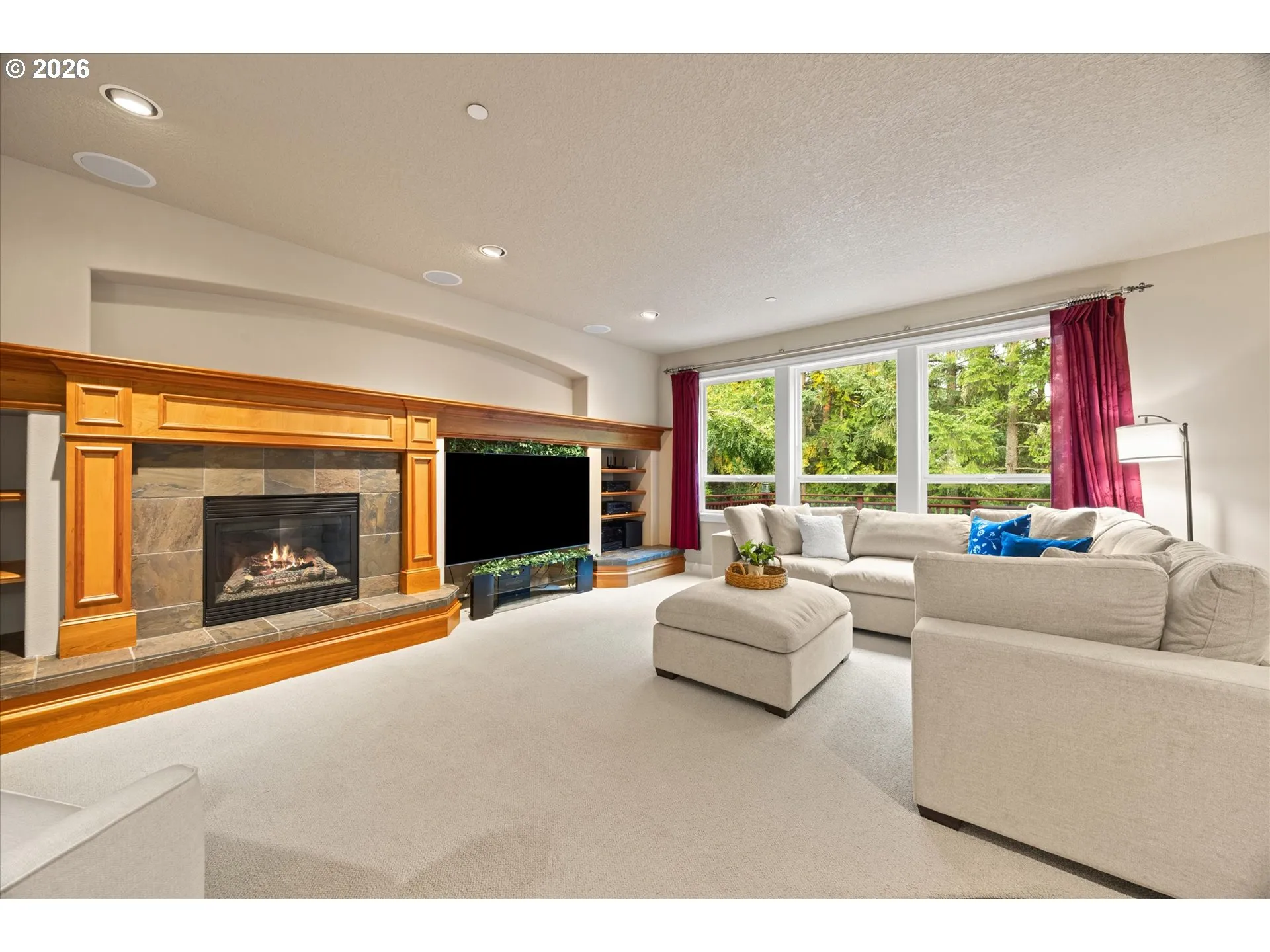 Living Room-Fireplace