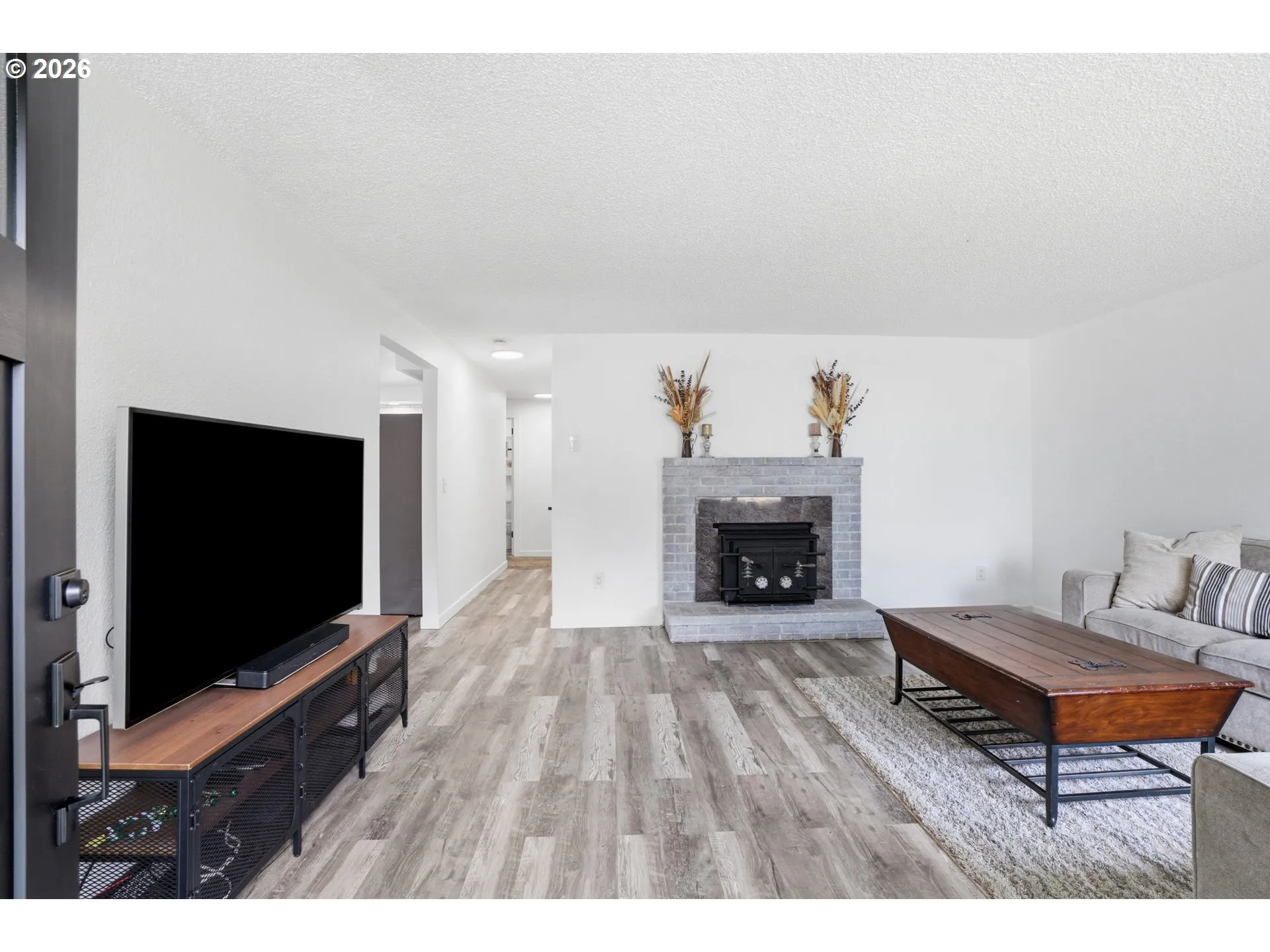Living Room-Fireplace