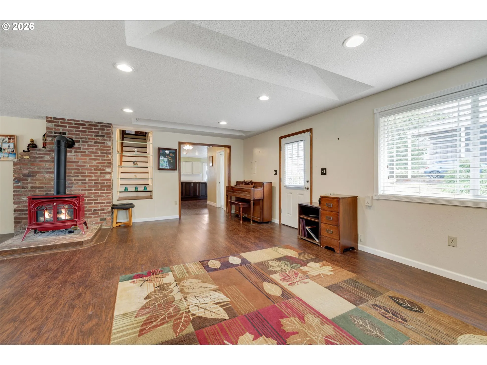 Living Room-Fireplace