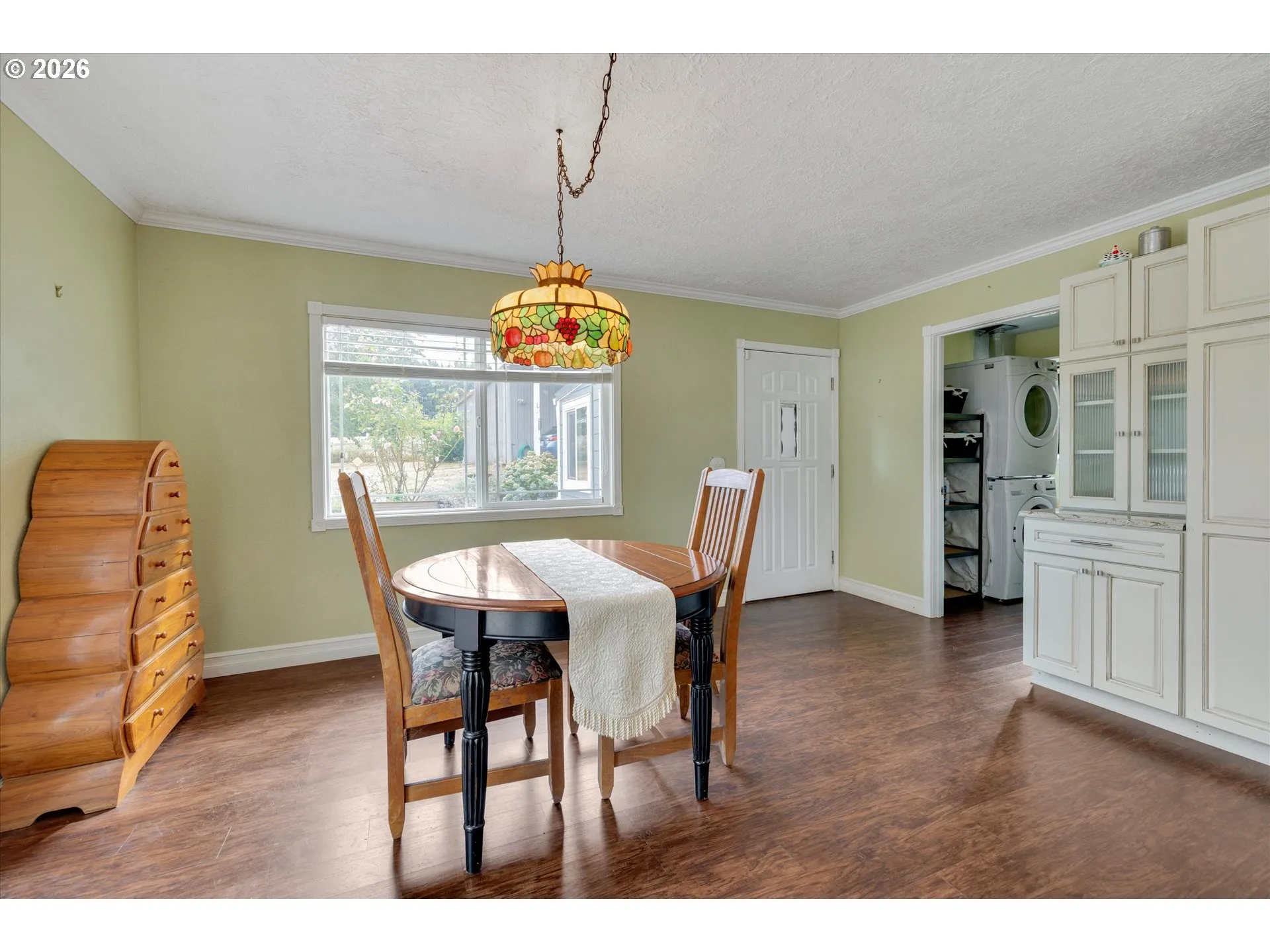 Kitchen/Nook-Eating Area