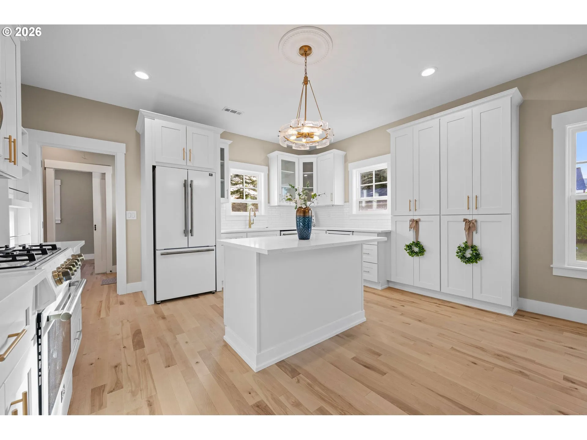 Kitchen-Breakfast Bar