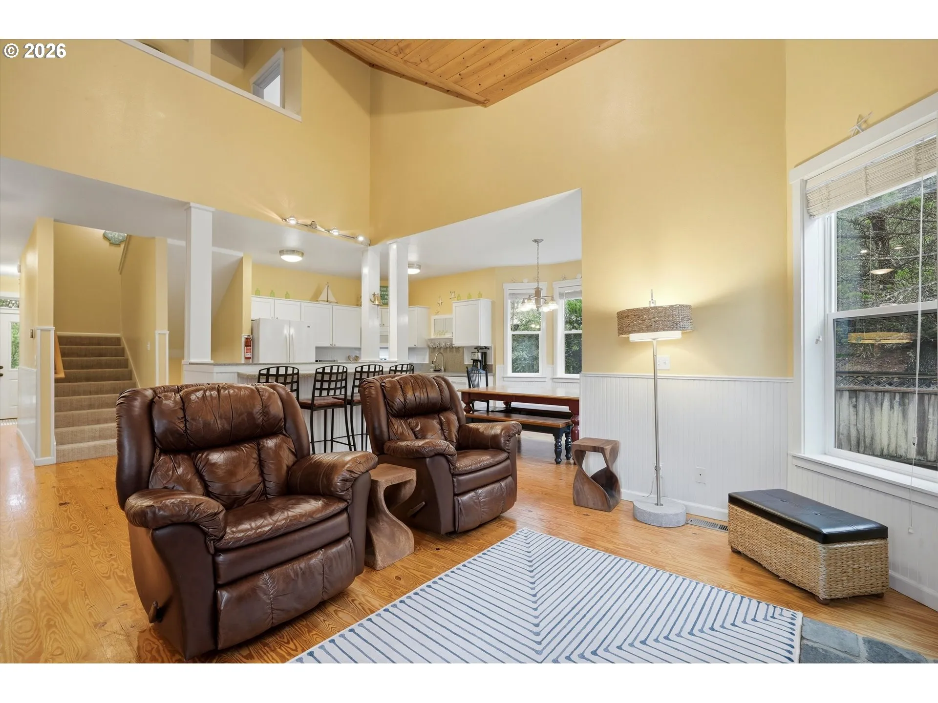 Living Room-Vaulted Ceilings