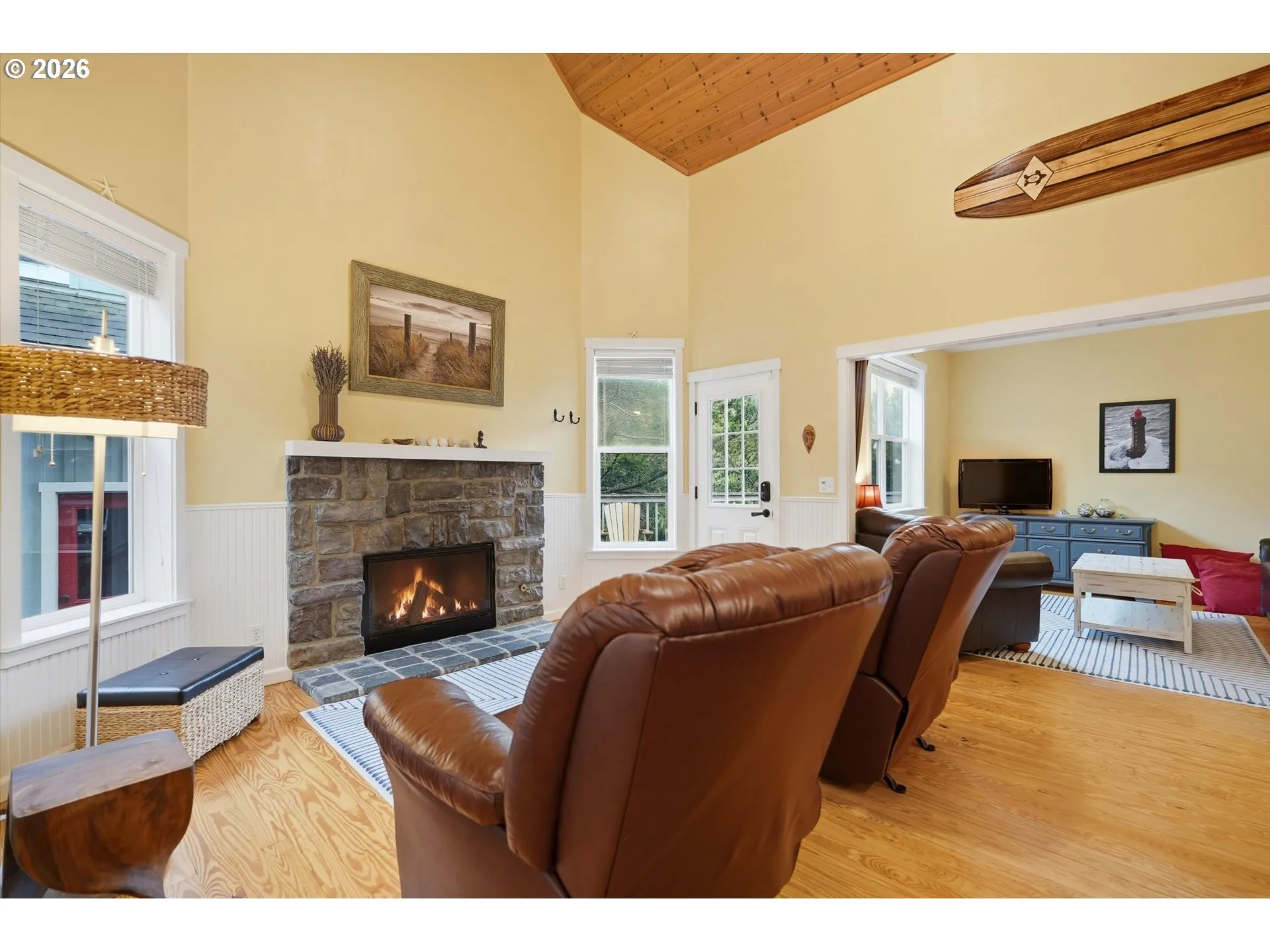 Living Room-Fireplace