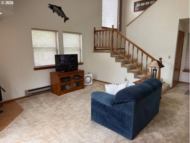Living Room-Vaulted Ceilings