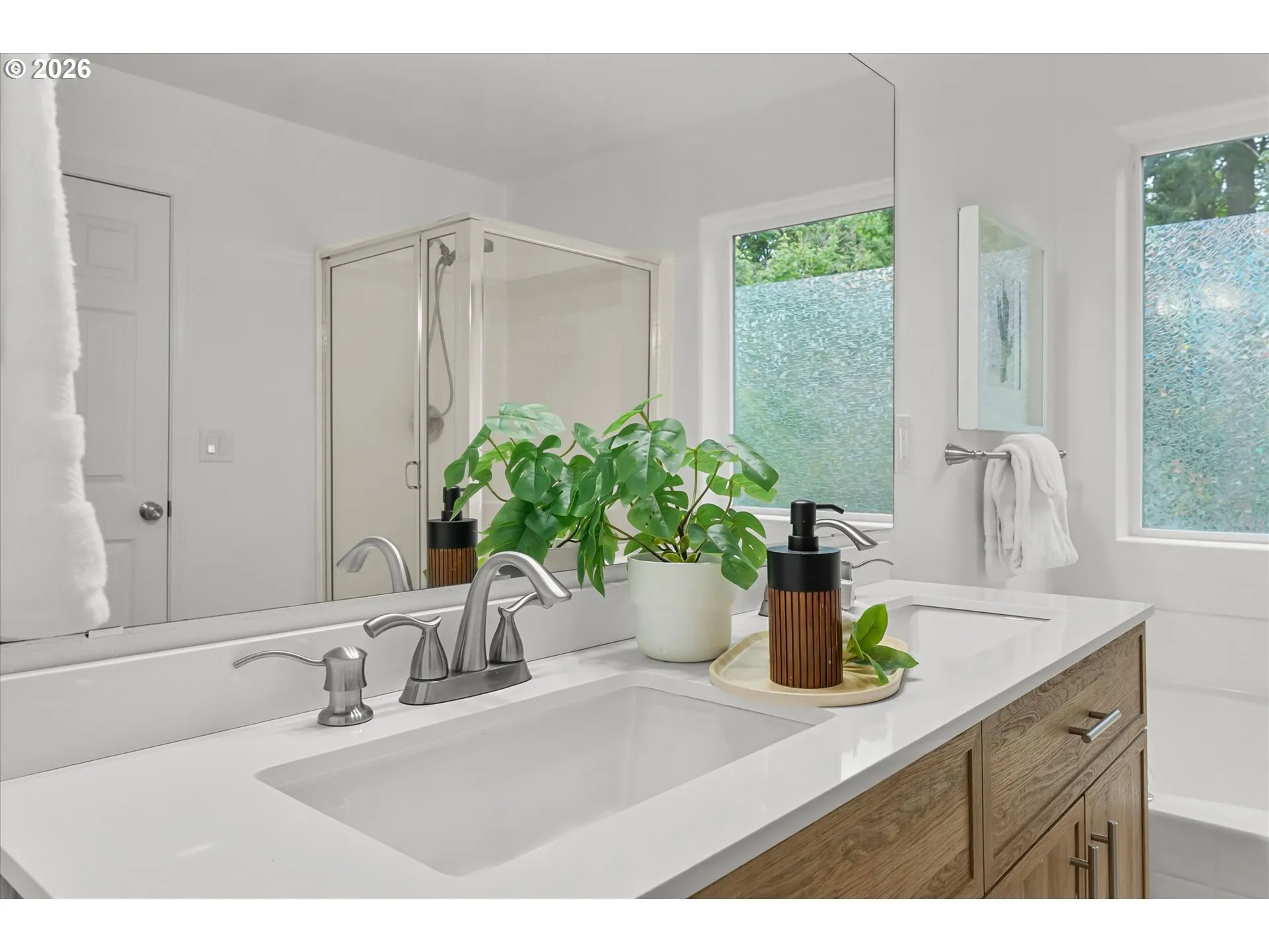 Bathroom, Attached-Upper