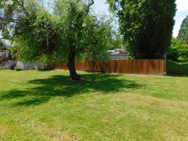 Yard-Front