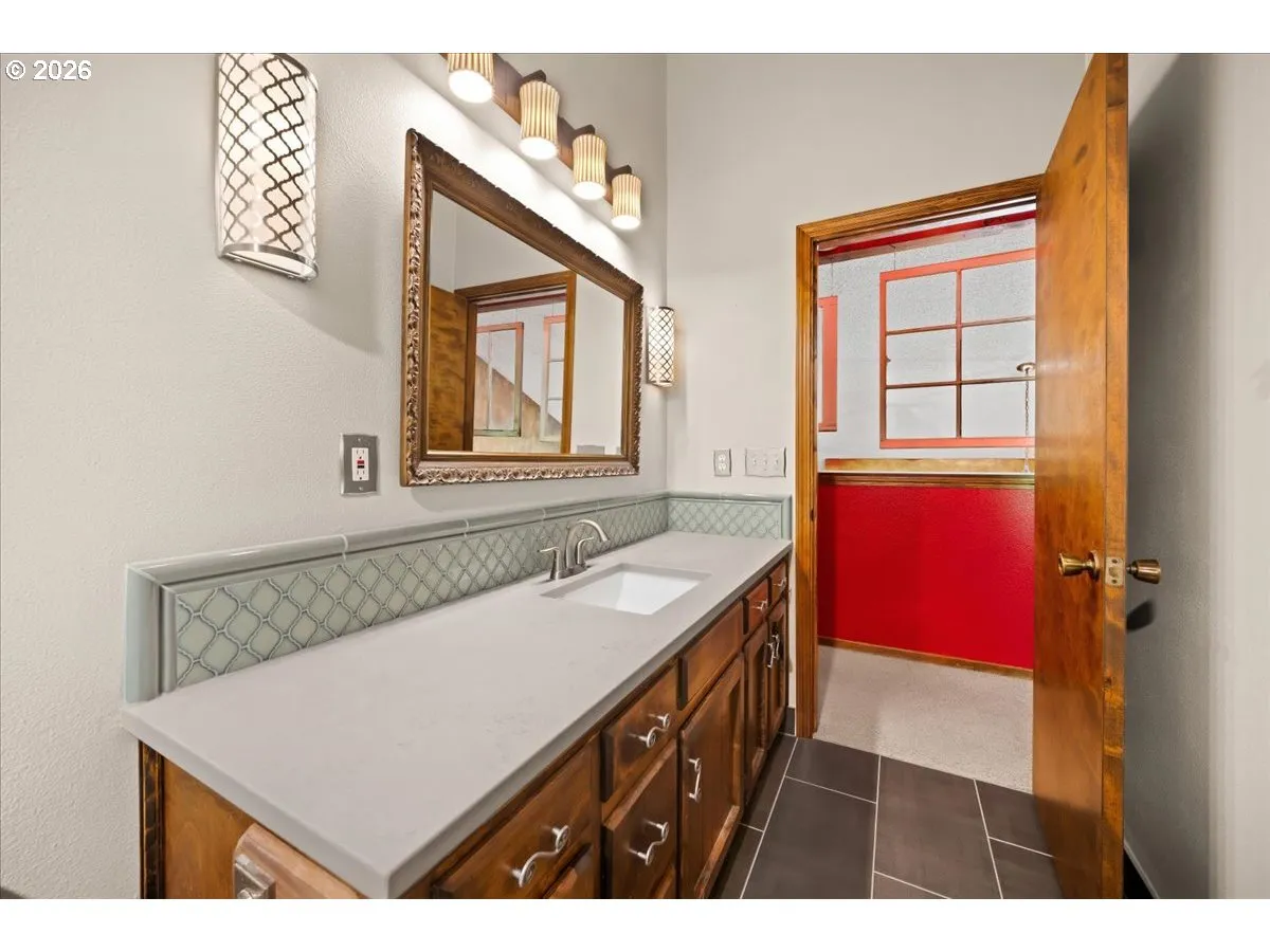 Bathroom-Upper