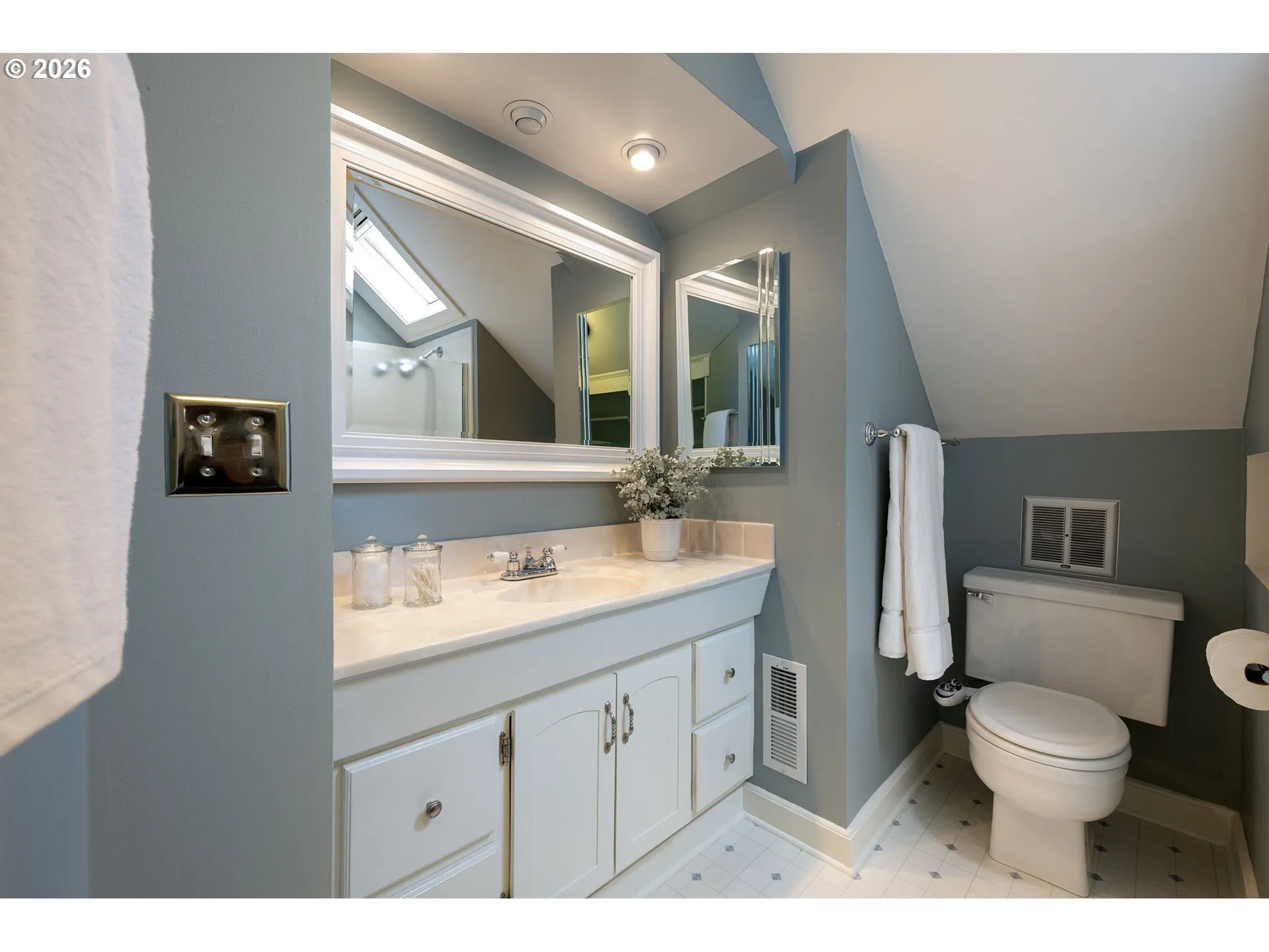 Bathroom, Attached-Walk in Shower
