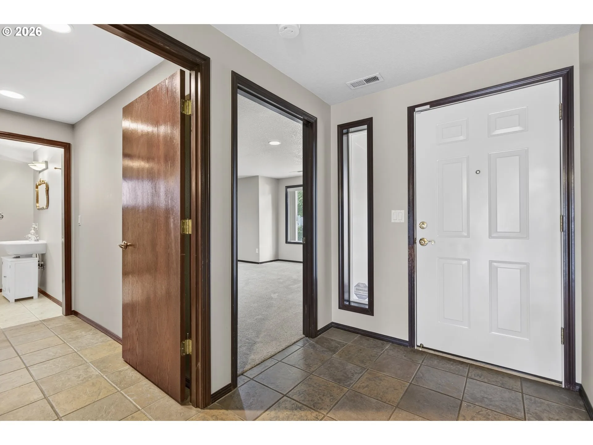 Entrance/Foyer