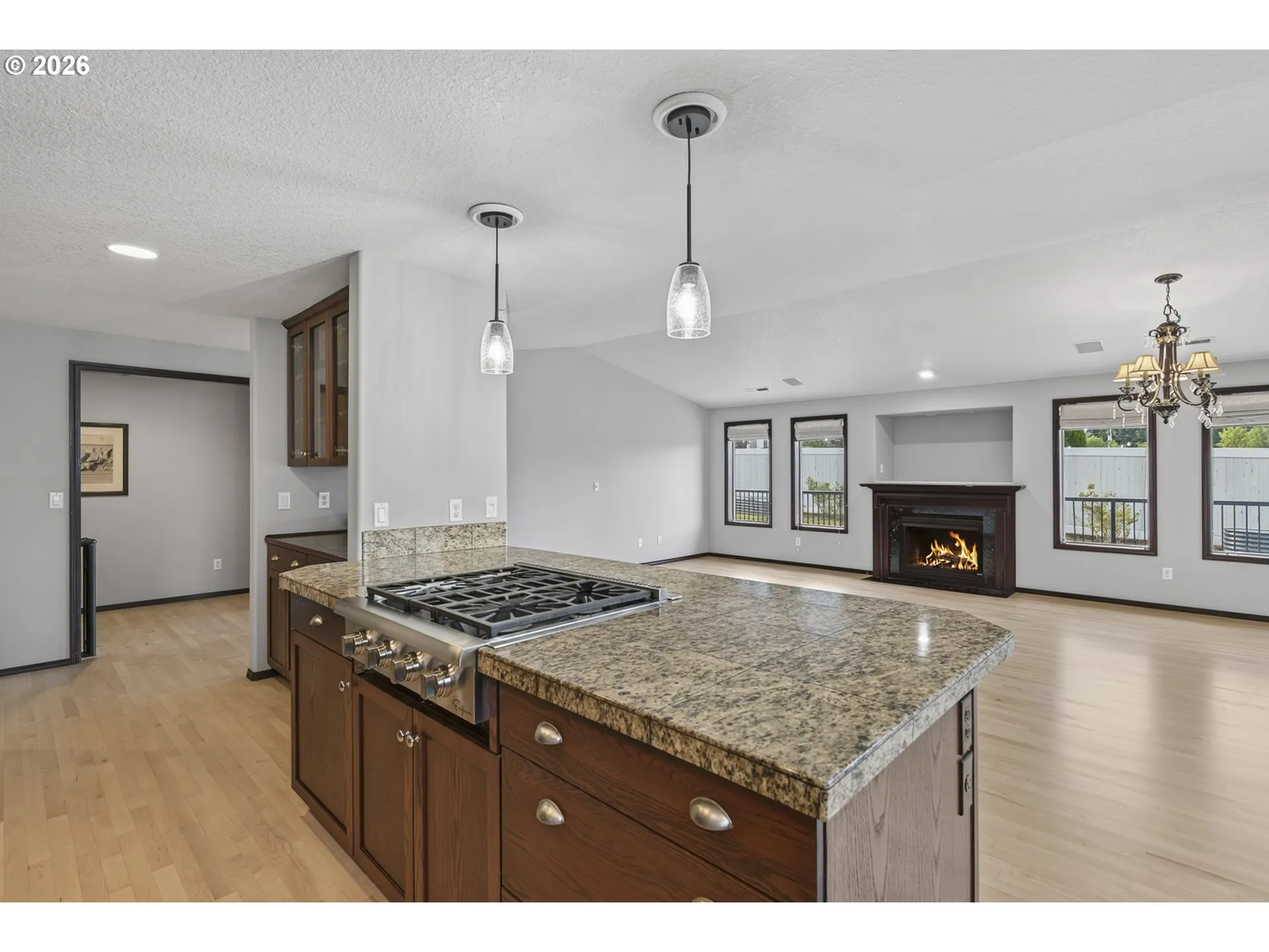 Kitchen-Breakfast Bar