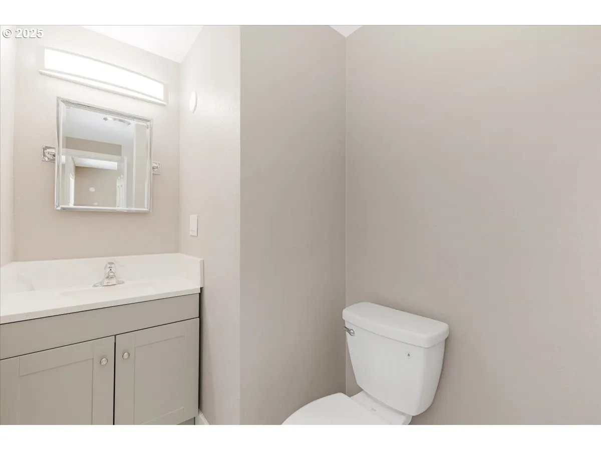 Bathroom, Attached-Main