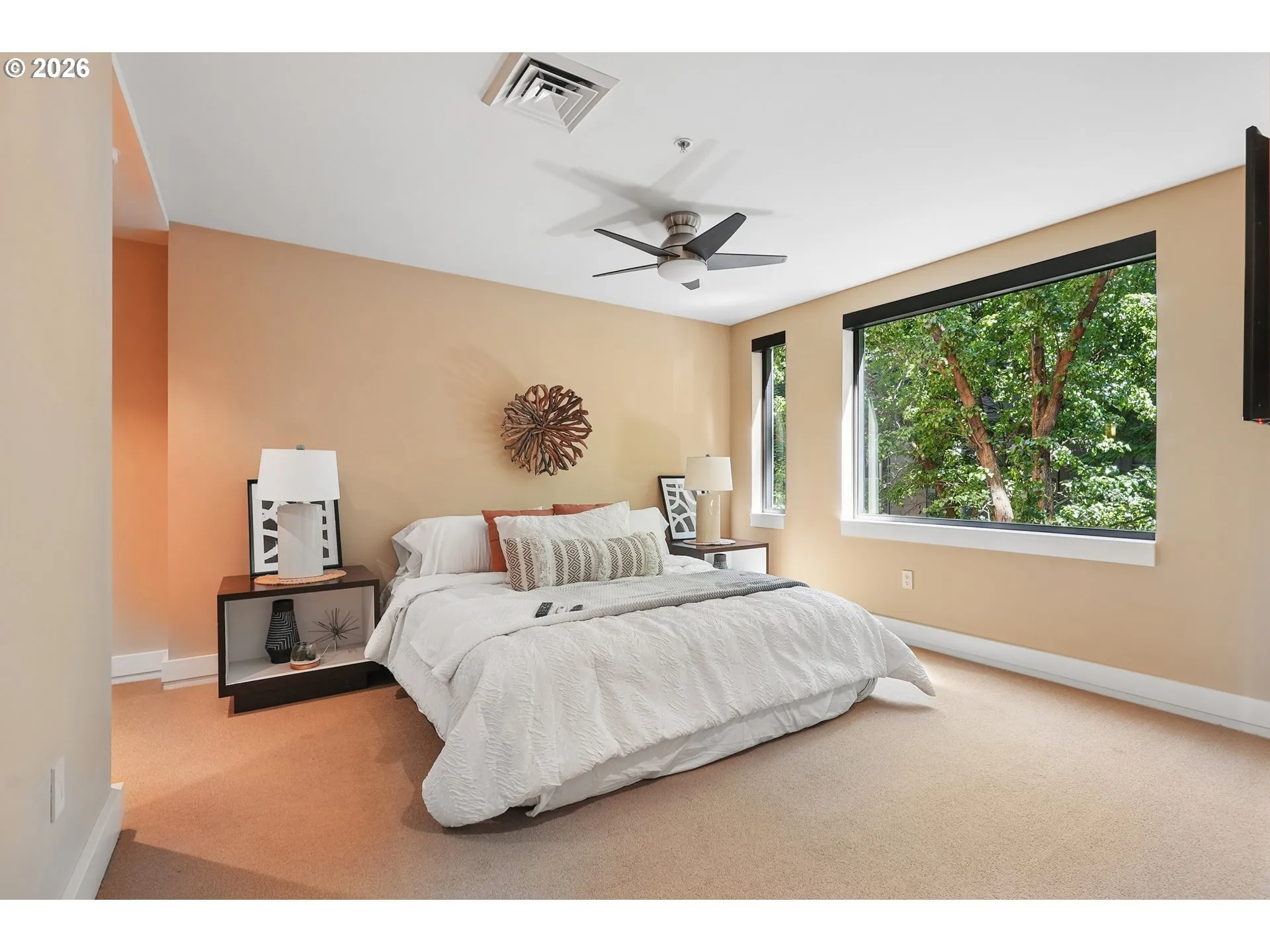 Bedroom, Primary
