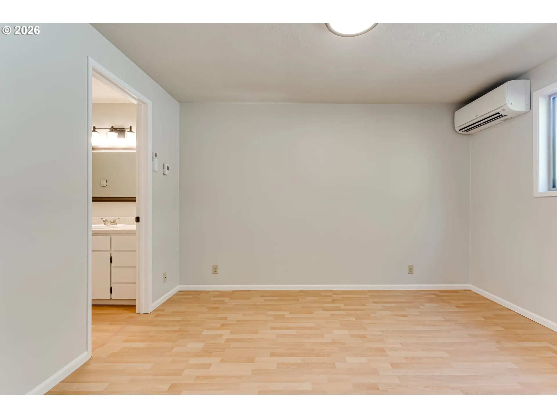 Bedroom, Owner's Suite-Main