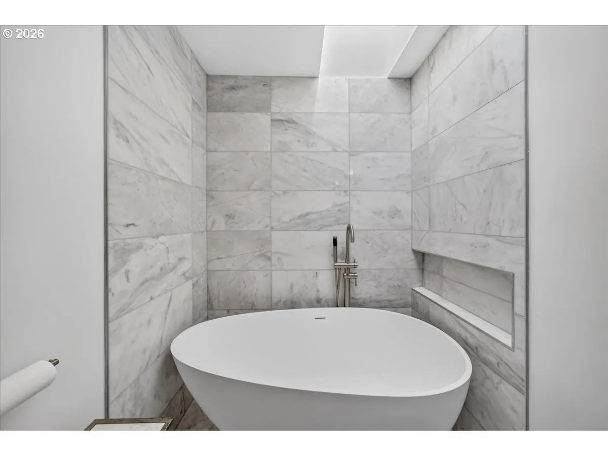 Bathroom-Garden Tub