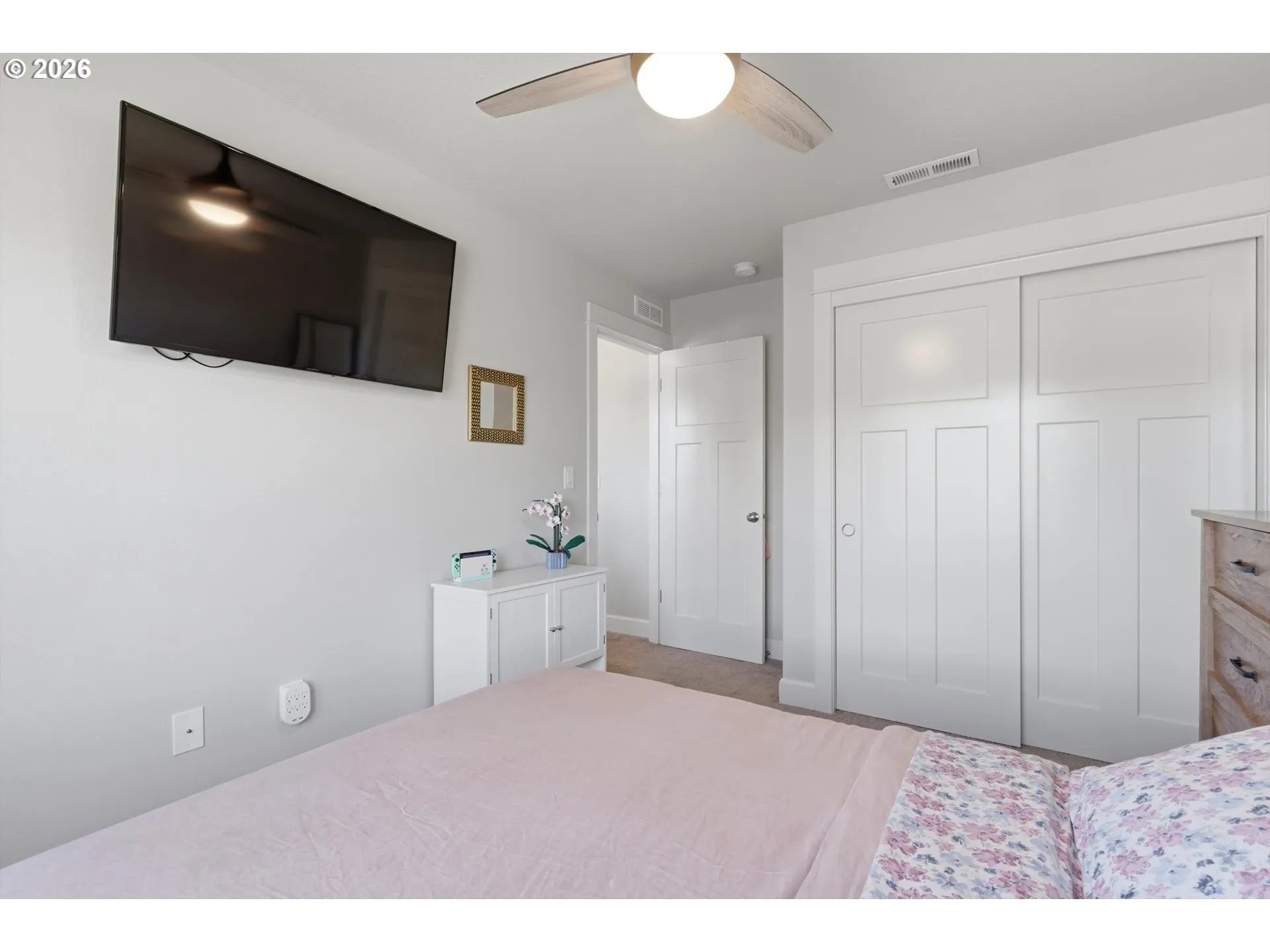 Bedroom-Upper