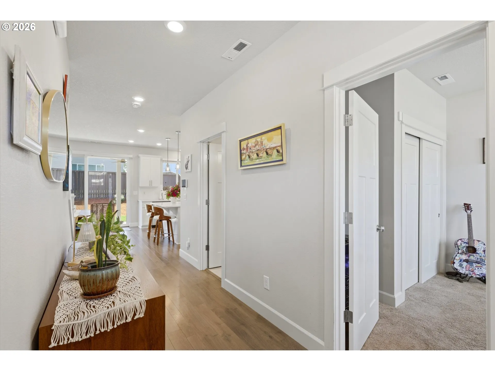 Entrance/Foyer-Wide Angle/Fisheye