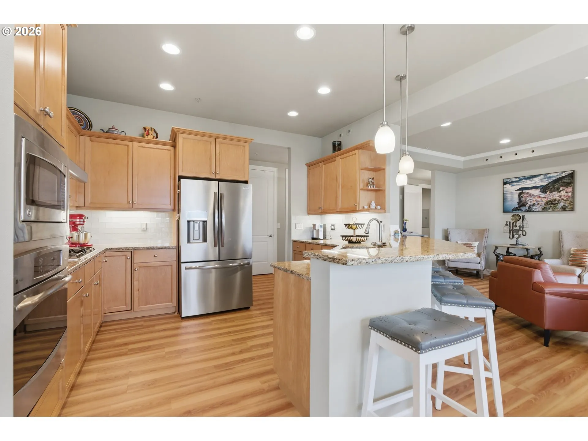 Kitchen-Breakfast Bar