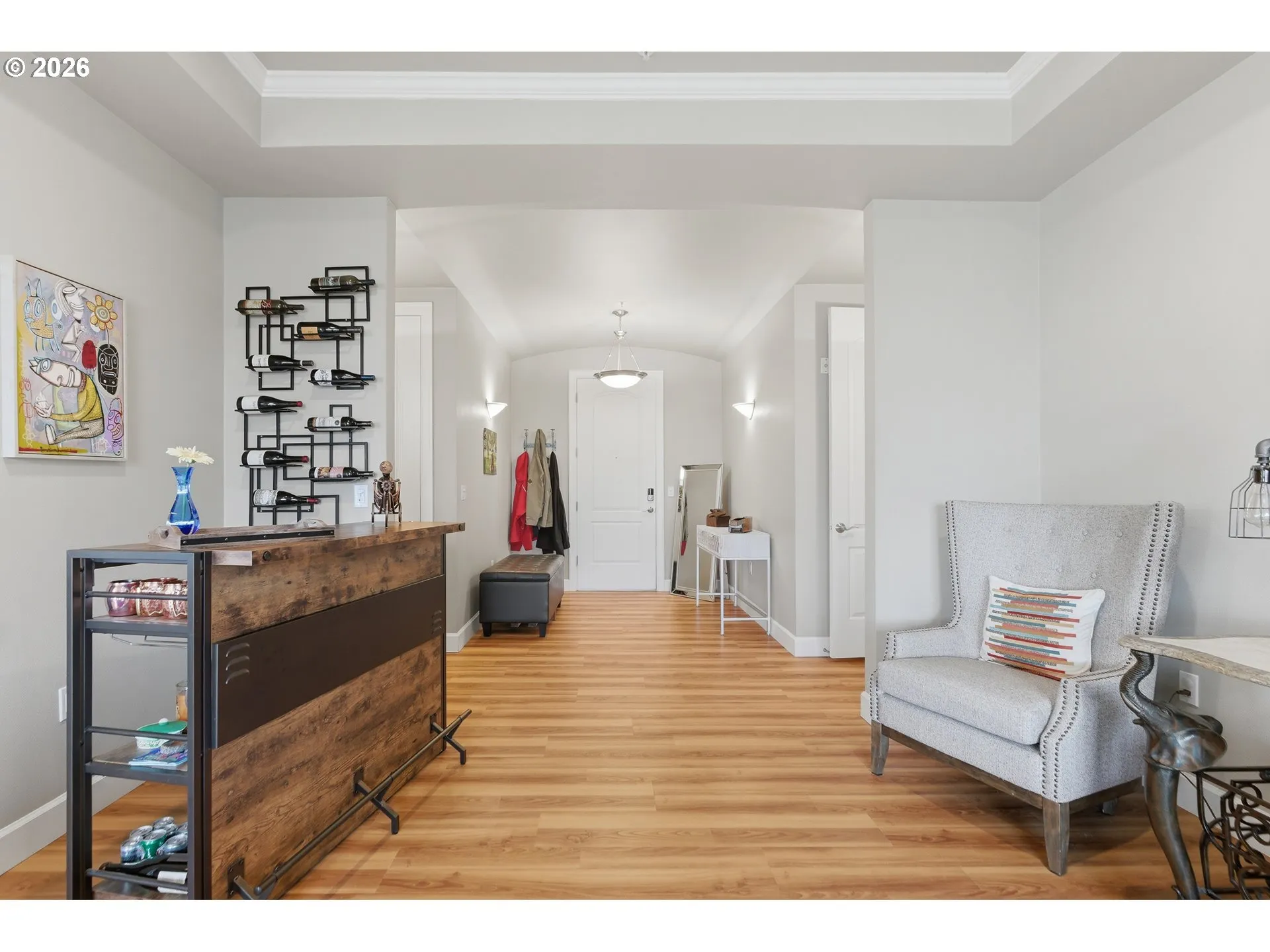 Living Room/Entrance