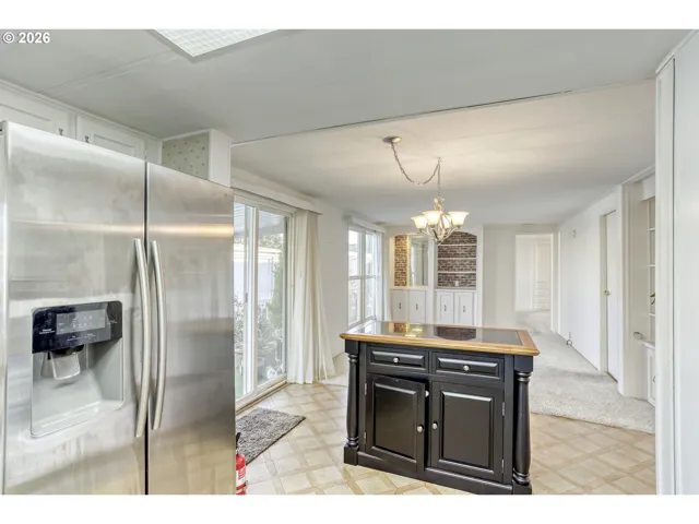 Kitchen/Family Room-Island